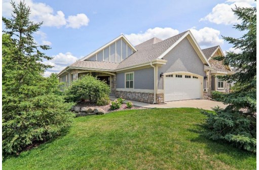 10 Greenside Circle 10, Verona, WI 53593