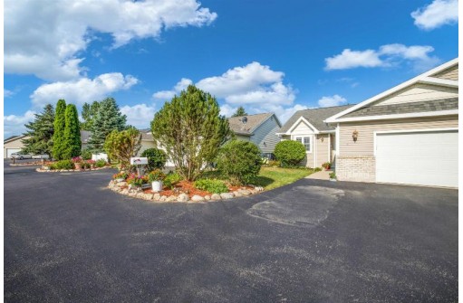 1277 E Bluff Road 8, Whitewater, WI 53190