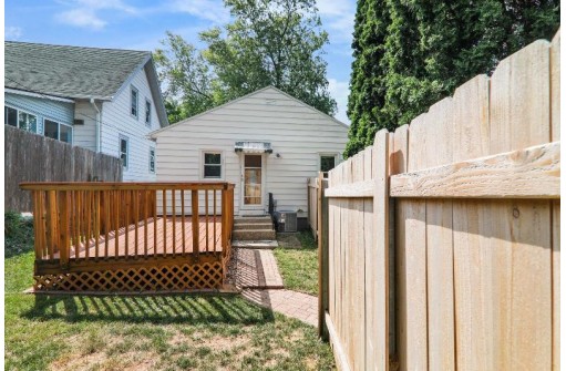 1736 Schlimgen Avenue, Madison, WI 53704