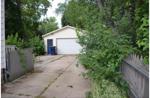 1111 Ruger Avenue, Janesville, WI 53545