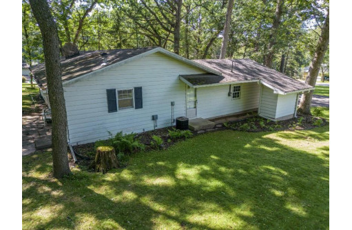 2982 Roidt Drive, Stoughton, WI 53589