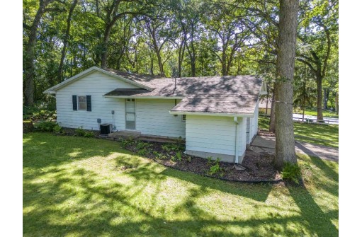 2982 Roidt Drive, Stoughton, WI 53589