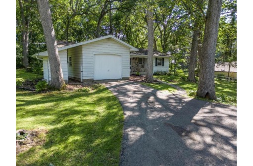 2982 Roidt Drive, Stoughton, WI 53589