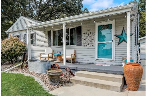 W7098 County Road B, Lake Mills, WI 53551