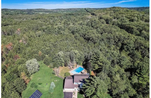 S3688 Evergreen Road, Baraboo, WI 53913