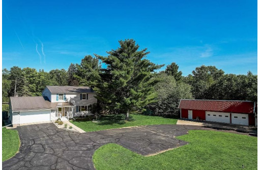 S3688 Evergreen Road, Baraboo, WI 53913