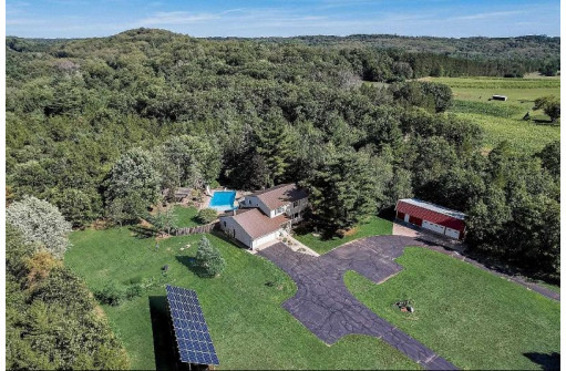 S3688 Evergreen Road, Baraboo, WI 53913