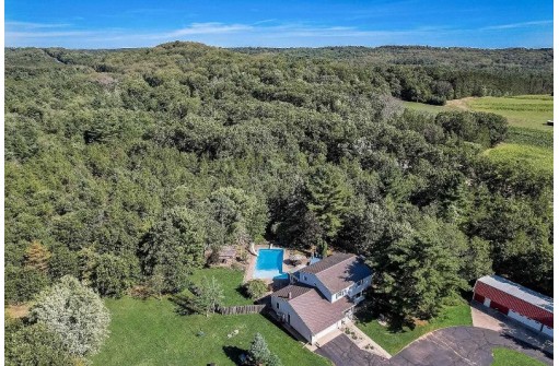 S3688 Evergreen Road, Baraboo, WI 53913