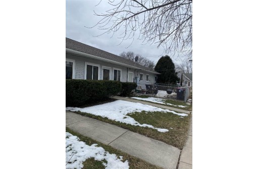 109 Park Street, Cambridge, WI 53523-8100