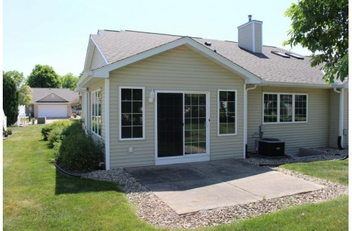 618 Springbrook Circle, DeForest, WI 53532