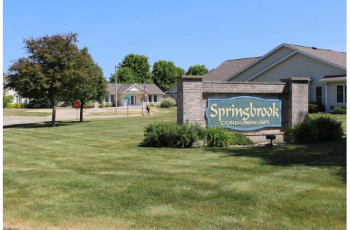 618 Springbrook Circle, DeForest, WI 53532