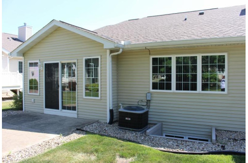 618 Springbrook Circle, DeForest, WI 53532