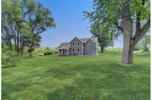 W6801 Patchin Road, Pardeeville, WI 53954