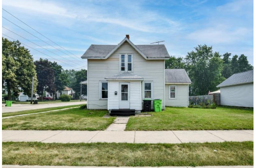 627 E Main Street, Waupun, WI 53963