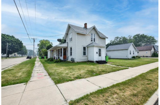 627 E Main Street, Waupun, WI 53963