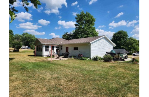 10651 N Hillside Row, Edgerton, WI 53534