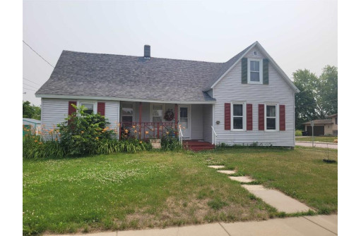 814 S Hickory Street, Mauston, WI 53948