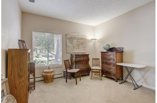 95 Golf Parkway D, Madison, WI 53704