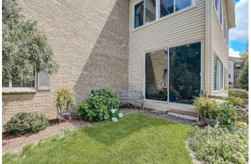 95 Golf Parkway D, Madison, WI 53704