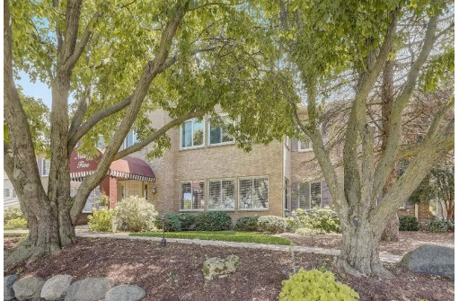 95 Golf Parkway D, Madison, WI 53704