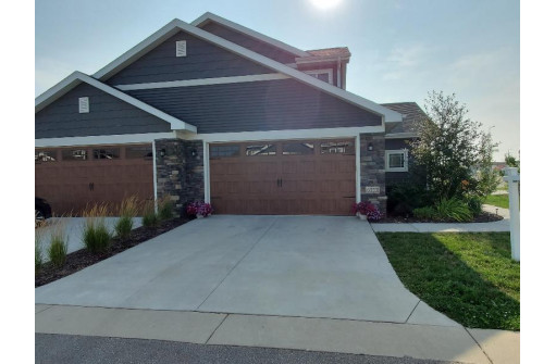 6555 Cortland Park Drive, DeForest, WI 53532