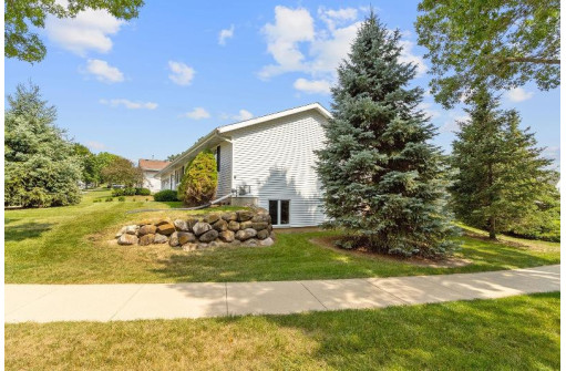 7241 Gladstone Drive, Madison, WI 53719