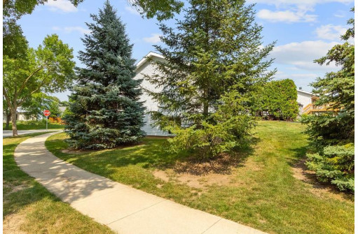 7241 Gladstone Drive, Madison, WI 53719