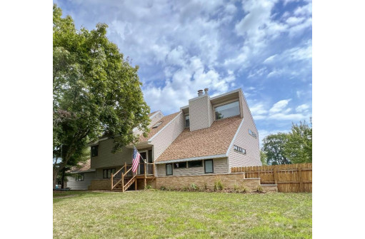 1014 S 6th Street, Prairie Du Chien, WI 53821