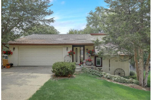 113 Seminole Way, DeForest, WI 53532