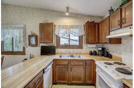 113 Seminole Way, DeForest, WI 53532