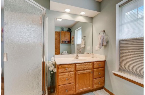 1171 Sawyer Way 12, Sun Prairie, WI 53590