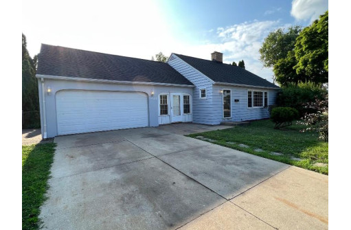 1433 Greenwich Lane, Janesville, WI 53545