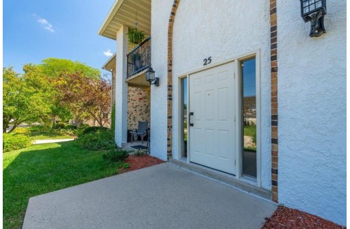 25 Golf Course Road B, Madison, WI 53704