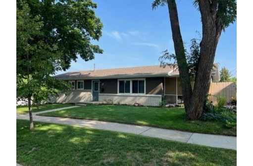 1121 Prospect Avenue, Portage, WI 53901