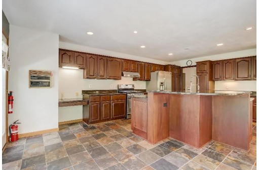 1950 Wallinford Circle, Sun Prairie, WI 53590