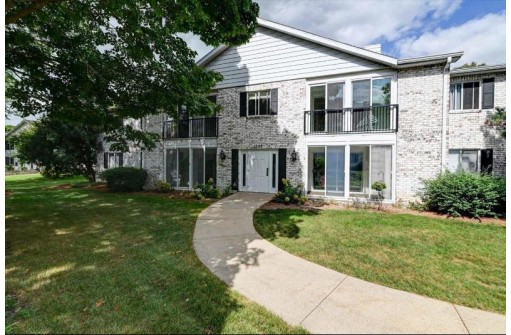 1526 Golf View Road A, Madison, WI 53704