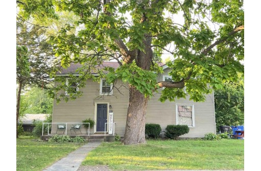 413 Cedar Street, Baraboo, WI 53913