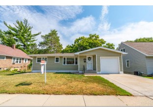 1037 W Wisconsin Street Portage, WI 53901