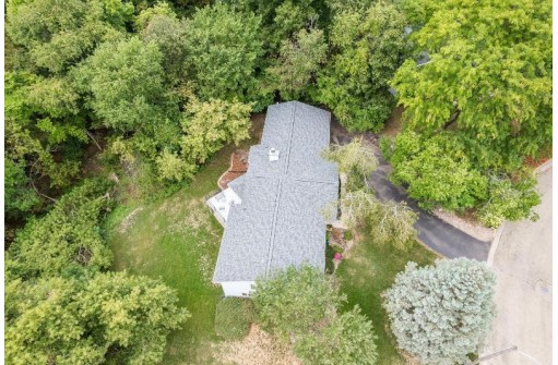 860 Iroquois Circle, Baraboo, WI 53913