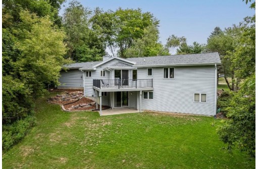 860 Iroquois Circle, Baraboo, WI 53913