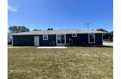 606 30th Avenue, Monroe, WI 53566-1936