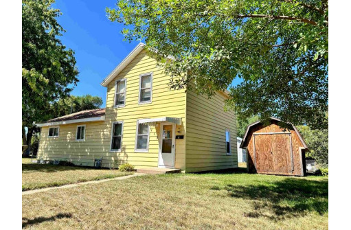 113 E Fowler Street, Prairie Du Chien, WI 53821