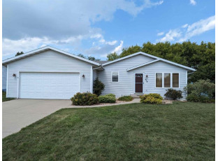 614 E Countryside Drive Evansville, WI 53536