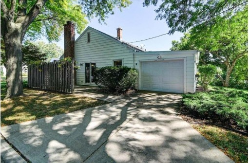 4031 Paunack Avenue, Madison, WI 53711