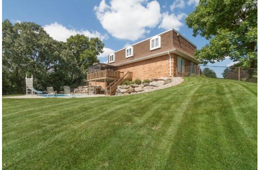 4916 Highwood Circle, Middleton, WI 53562