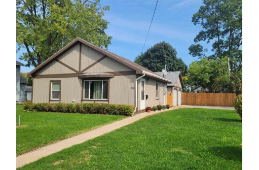 302 N Palm Street, Janesville, WI 53548