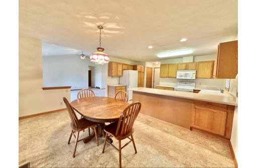 2488 Winthrop Drive, Janesville, WI 53546-3467