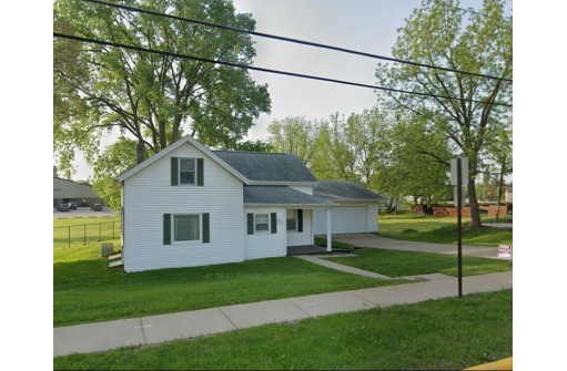 395 Broadway Street, Platteville, WI 53818