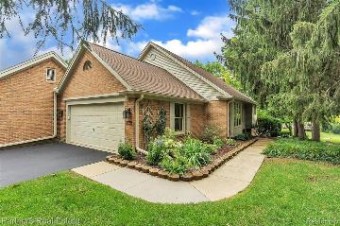 4512 Golf View Drive Brighton, MI 48116