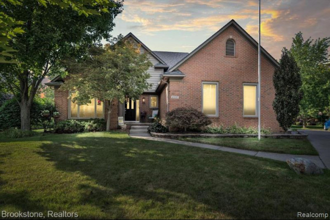 45107 Rolling Ridge Court Canton, MI 48187